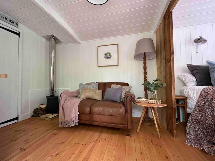Cornwall Woodland Shepherd'S Hut Deirdres Hut โบดมิน ภายนอก รูปภาพ