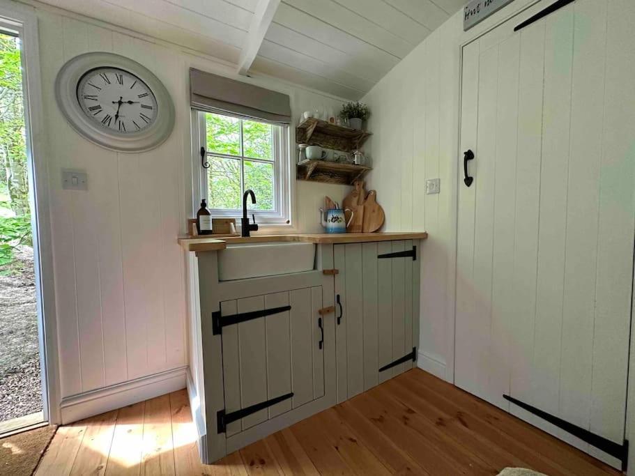 Cornwall Woodland Shepherd'S Hut Deirdres Hut โบดมิน ภายนอก รูปภาพ