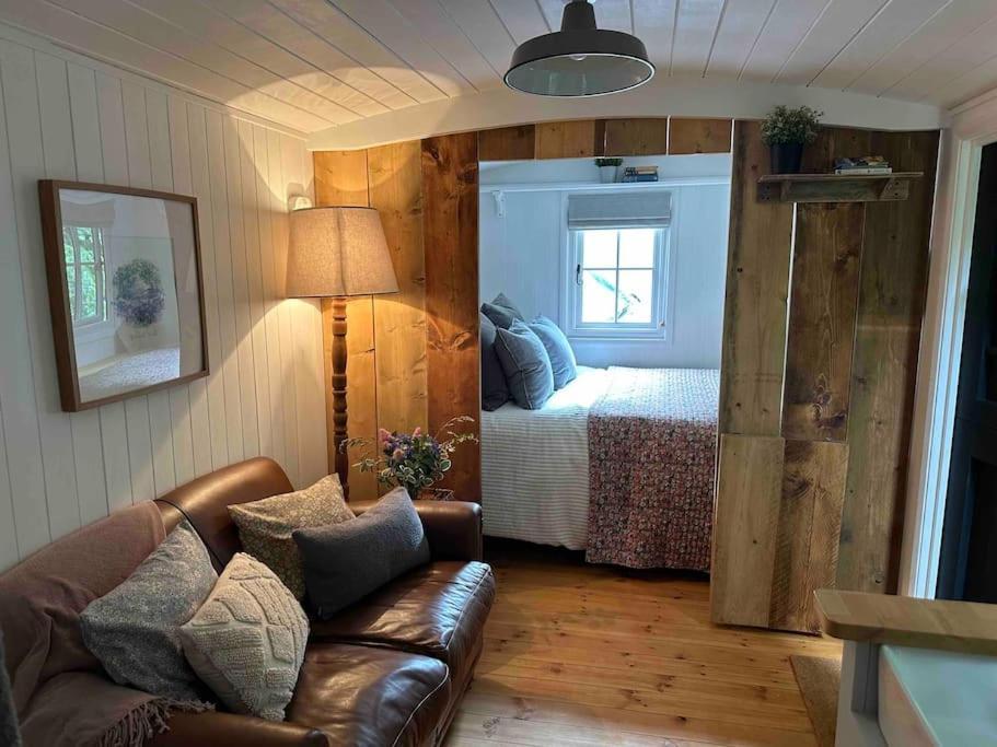 Cornwall Woodland Shepherd'S Hut Deirdres Hut โบดมิน ภายนอก รูปภาพ