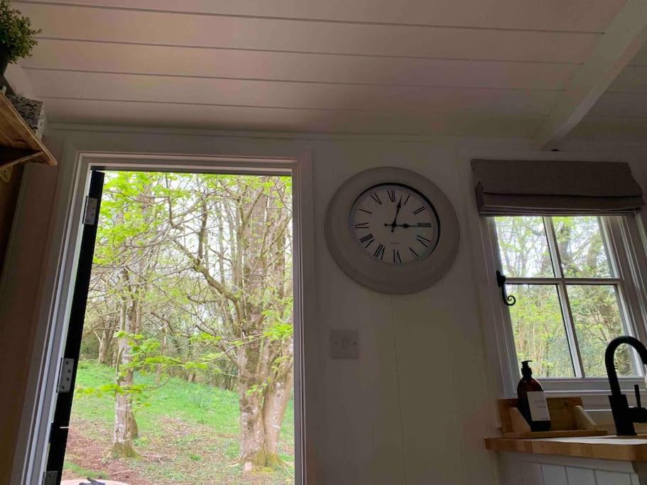 Cornwall Woodland Shepherd'S Hut Deirdres Hut โบดมิน ภายนอก รูปภาพ
