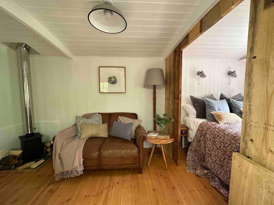 Cornwall Woodland Shepherd'S Hut Deirdres Hut โบดมิน ภายนอก รูปภาพ